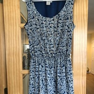 Sleeveless blue flowered dress